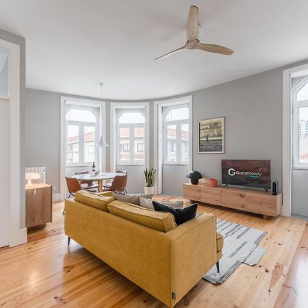 Guestready - Colorful Apt Near Agosto Station ポルト エクステリア 写真