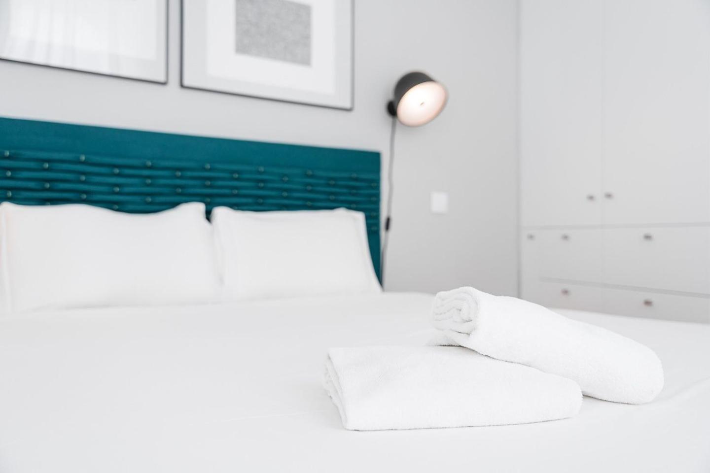 Guestready - Colorful Apt Near Agosto Station ポルト エクステリア 写真